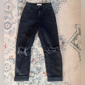 Barely worn, vintage women’s black mom jean